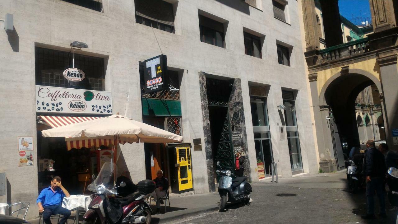 Mini Appartamento Al Chiostro เนเปิลส์ ภายนอก รูปภาพ