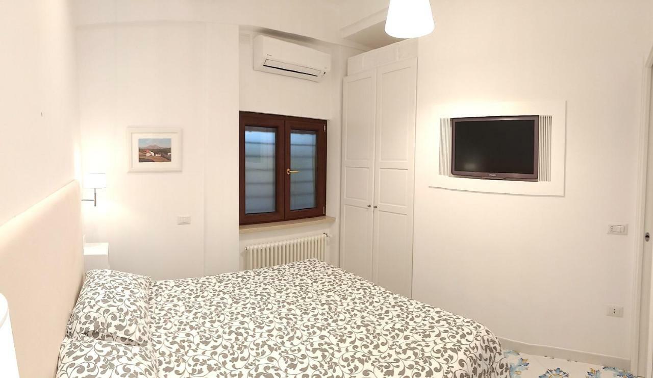Mini Appartamento Al Chiostro เนเปิลส์ ภายนอก รูปภาพ